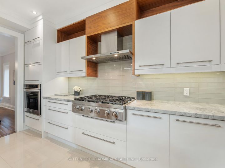Photo 2 at 1 Dustan Crescent, East York, Toronto