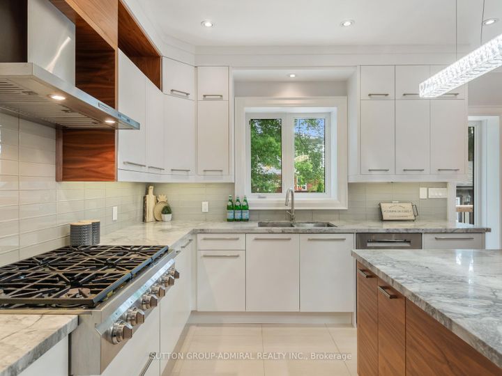 Photo 4 at 1 Dustan Crescent, East York, Toronto