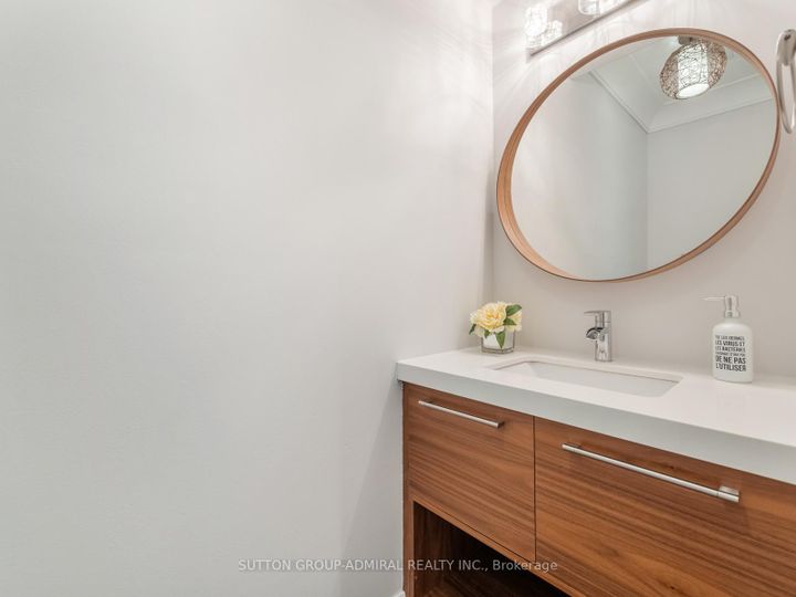 Photo 14 at 1 Dustan Crescent, East York, Toronto