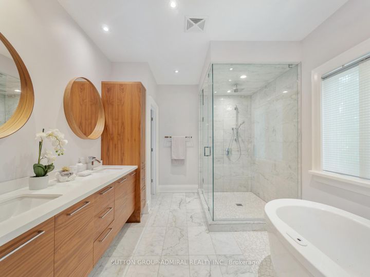 Photo 22 at 1 Dustan Crescent, East York, Toronto