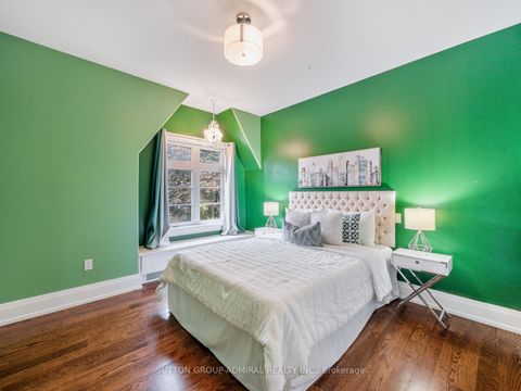Photo 27 at 1 Dustan Crescent, East York, Toronto