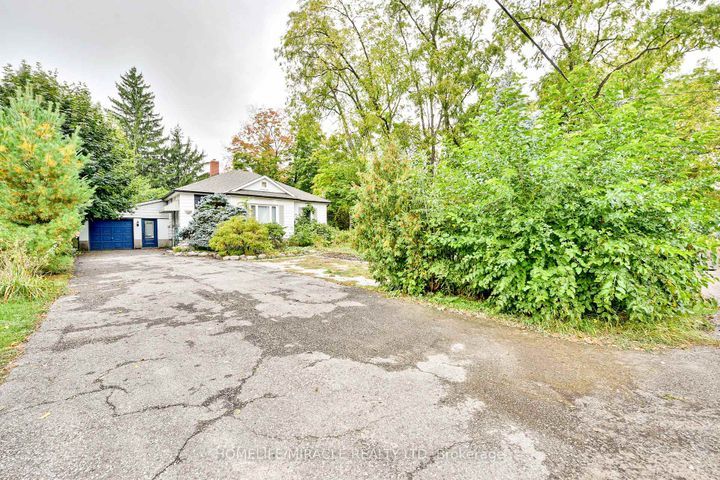 Photo 4 at 7596 Creditview Road, Bram West, Brampton