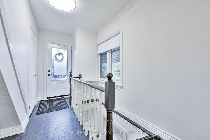 Photo 6 at 7596 Creditview Road, Bram West, Brampton