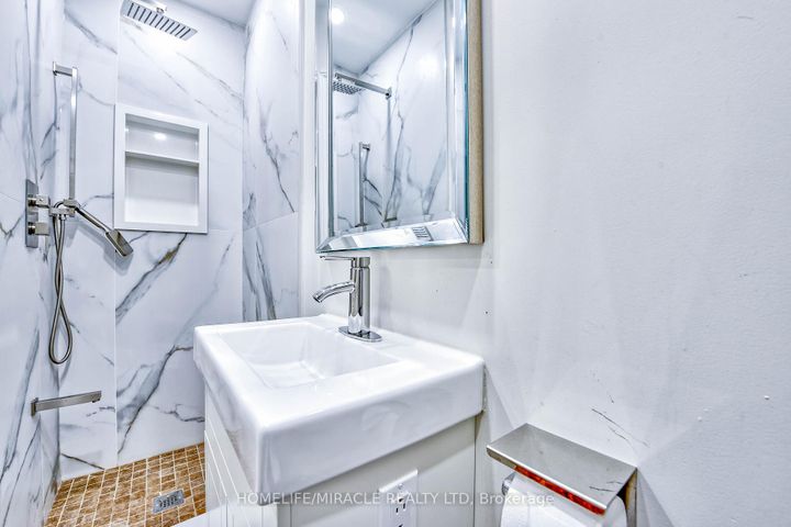 Photo 23 at 7596 Creditview Road, Bram West, Brampton
