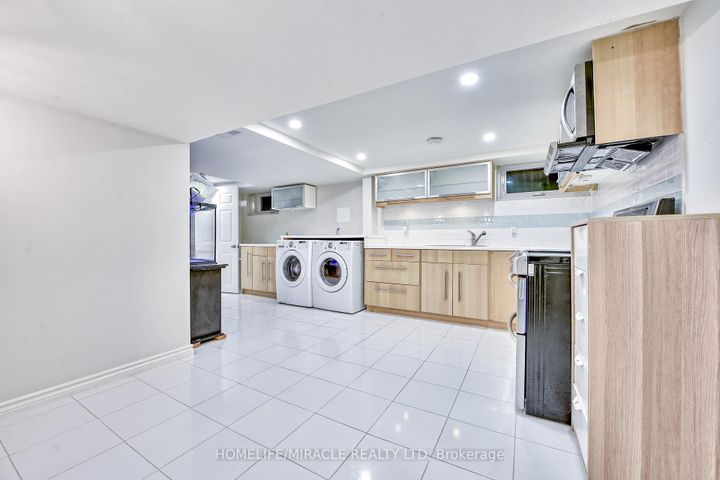Photo 27 at 7596 Creditview Road, Bram West, Brampton