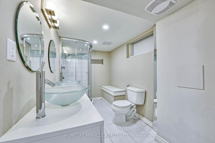 Photo 35 at 7596 Creditview Road, Bram West, Brampton