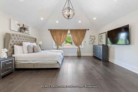 Photo 19 at 265 Woodale Avenue, WO West, Oakville