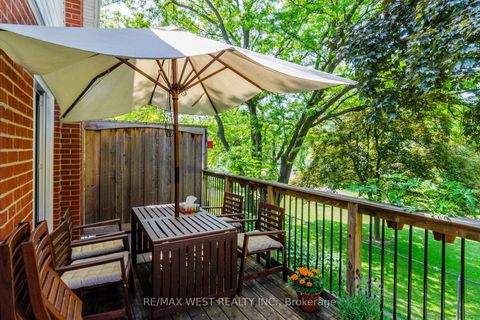 Photo 6 at 2 - 52 Old Burnhamthorpe Road, West Deane, Toronto