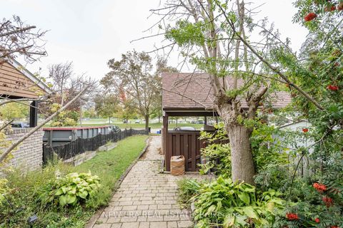 Photo 1 at 34 LAMPMAN Lane, Letitia Heights, Barrie