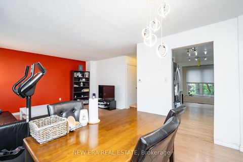 Photo 13 at 34 LAMPMAN Lane, Letitia Heights, Barrie