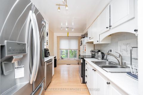 Photo 14 at 34 LAMPMAN Lane, Letitia Heights, Barrie Photo 14 at 34 LAMPMAN Lane, Letitia Heights, Barrie