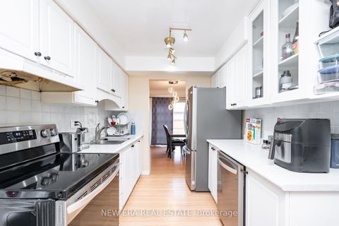 Photo 15 at 34 LAMPMAN Lane, Letitia Heights, Barrie Photo 15 at 34 LAMPMAN Lane, Letitia Heights, Barrie