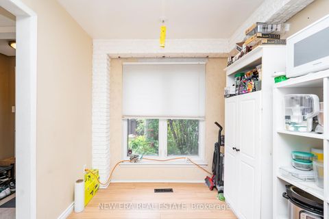 Photo 17 at 34 LAMPMAN Lane, Letitia Heights, Barrie