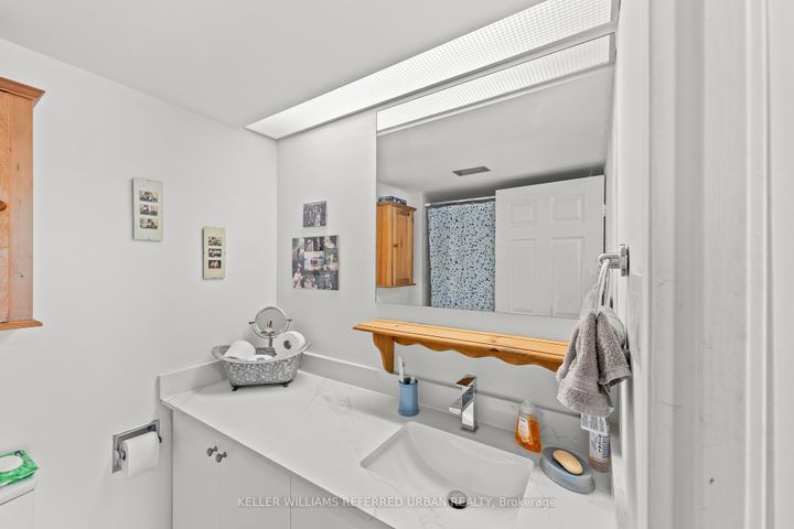 Photo 31 at 413 - 705 King Street W, Niagara, Toronto