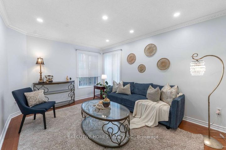 Photo 18 at 8 Shallimar Court, Brampton West, Brampton