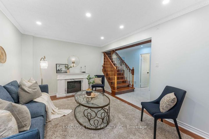 Photo 19 at 8 Shallimar Court, Brampton West, Brampton