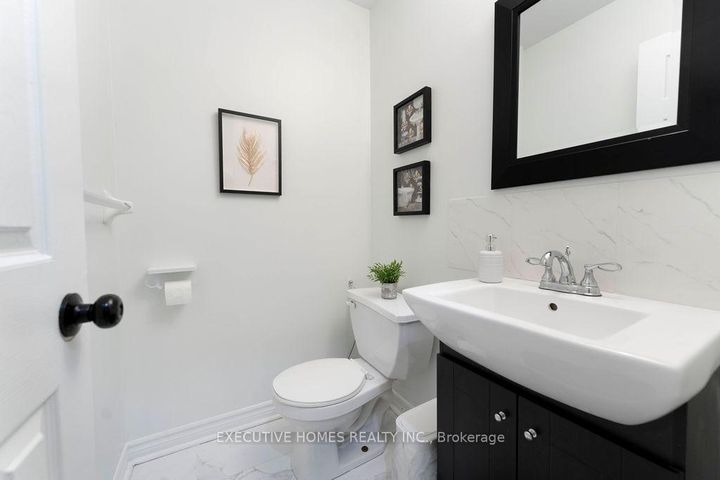 Photo 20 at 8 Shallimar Court, Brampton West, Brampton