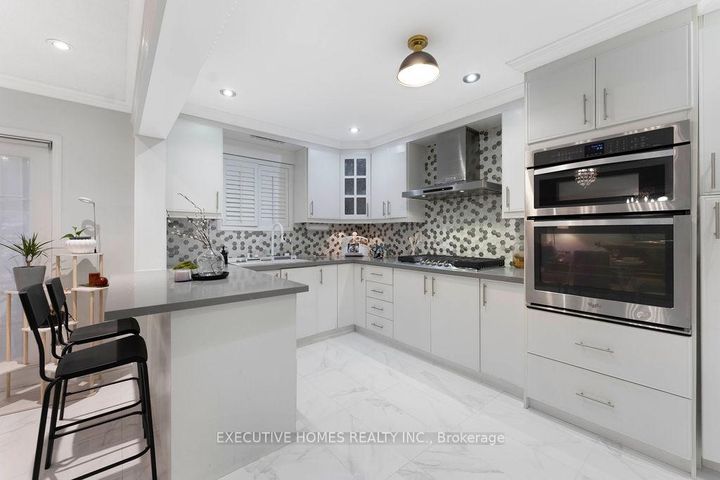 Photo 28 at 8 Shallimar Court, Brampton West, Brampton