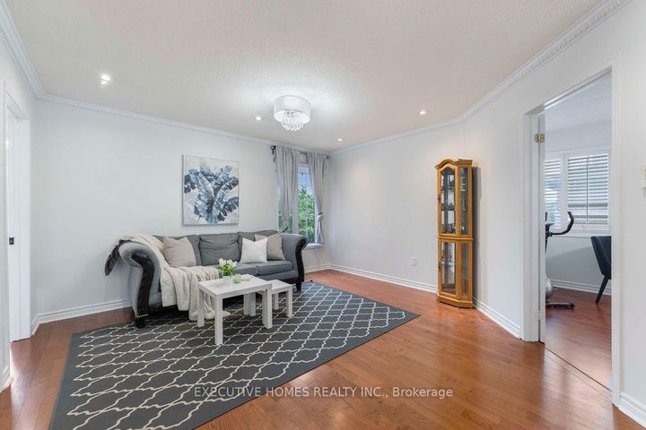 Photo 33 at 8 Shallimar Court, Brampton West, Brampton