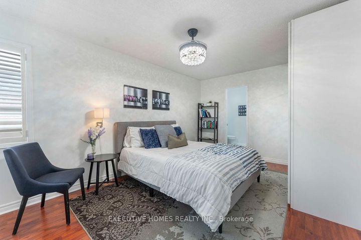 Photo 34 at 8 Shallimar Court, Brampton West, Brampton