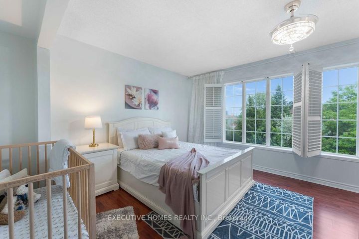 Photo 40 at 8 Shallimar Court, Brampton West, Brampton