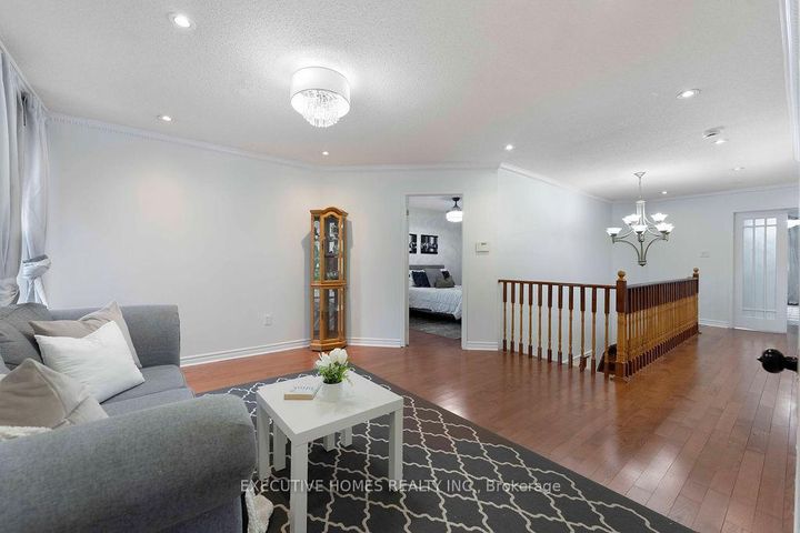 Photo 43 at 8 Shallimar Court, Brampton West, Brampton