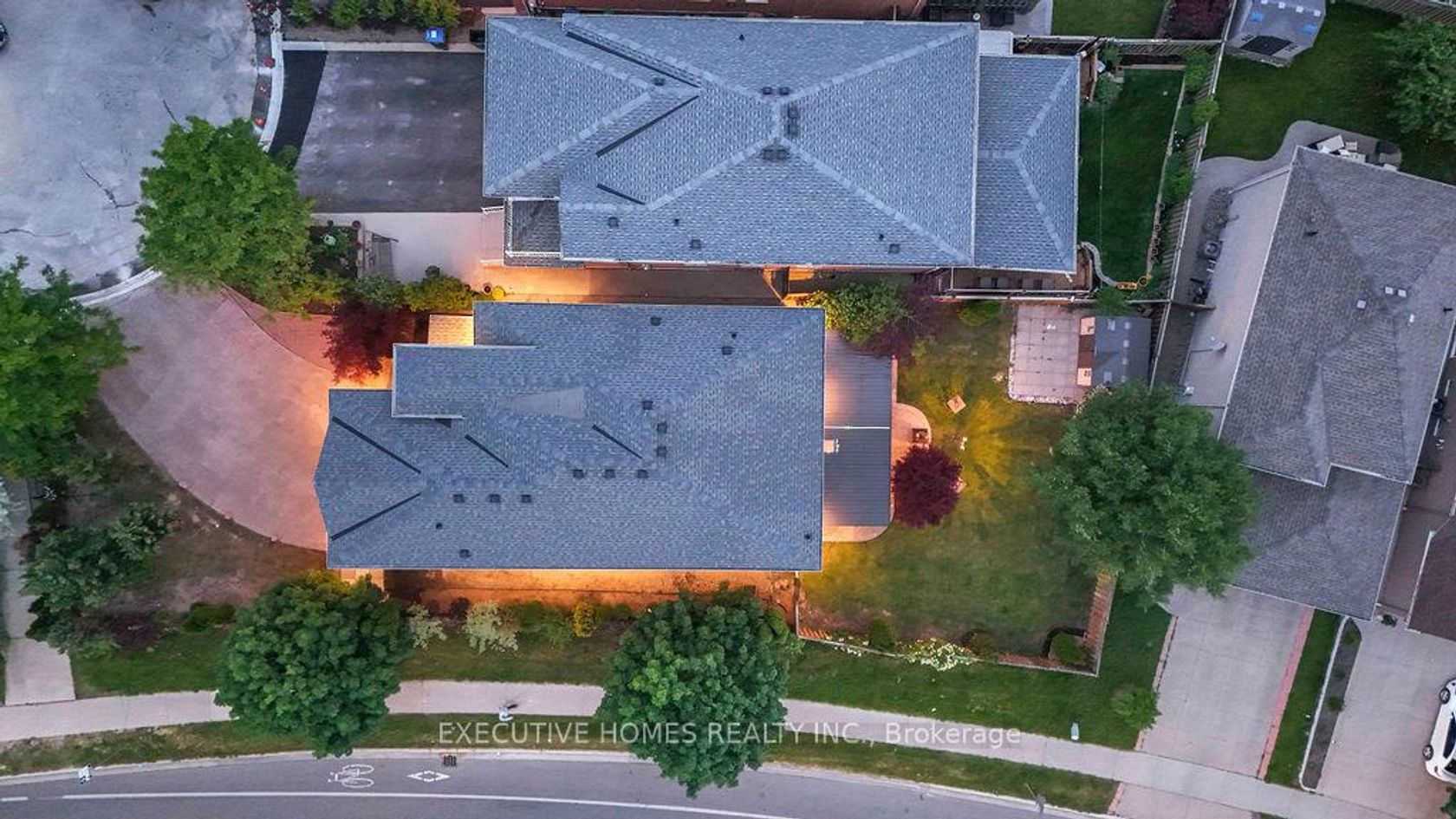 8 Shallimar Court, Brampton West, Brampton 2