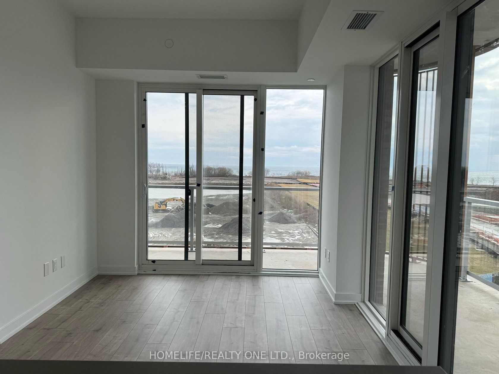 421 - 220 Missinnihe Way, Port Credit, Mississauga 