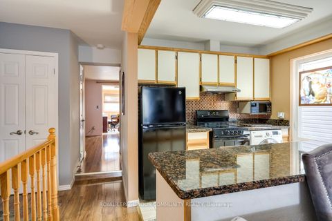 Photo 9 at 37 Connaught Avenue, Coxwell, Toronto