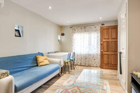 Photo 17 at 37 Connaught Avenue, Coxwell, Toronto