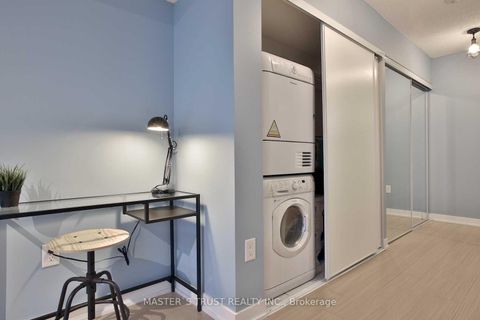 Photo 13 at 932 - 21 Iceboat Terrace, Waterfront Communities C1, Toronto