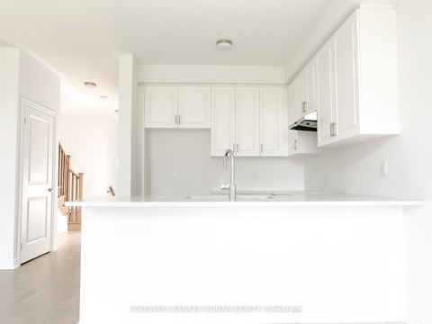 Photo 7 at 29 Milady Crescent, Rural Barrie Southeast, Barrie