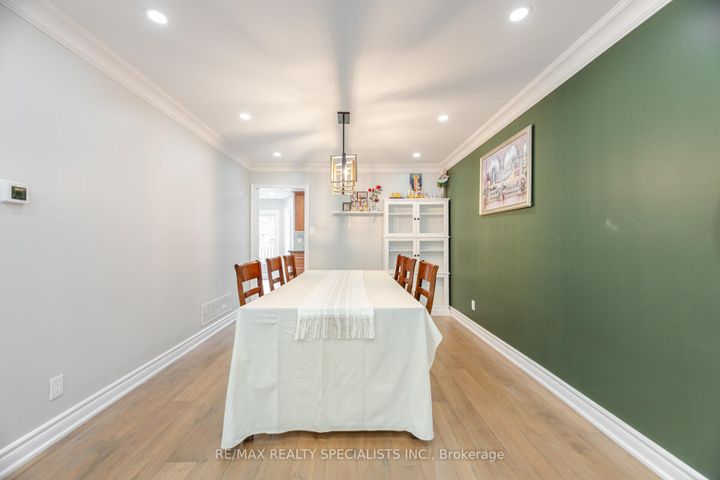 Photo 8 at 5274 Huntingfield Drive, Hurontario, Mississauga