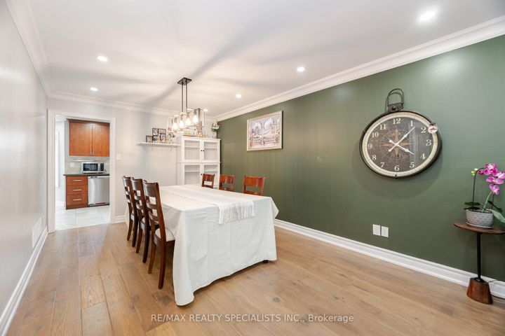 Photo 9 at 5274 Huntingfield Drive, Hurontario, Mississauga
