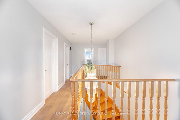 Photo 21 at 5274 Huntingfield Drive, Hurontario, Mississauga