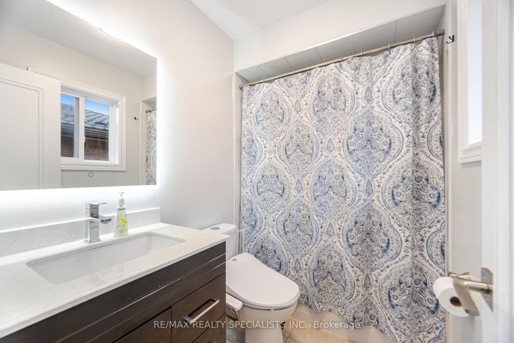 Photo 24 at 5274 Huntingfield Drive, Hurontario, Mississauga