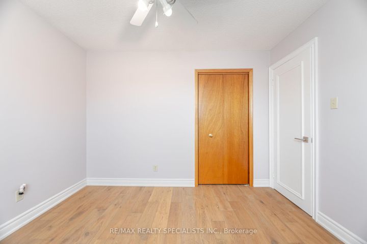 Photo 30 at 5274 Huntingfield Drive, Hurontario, Mississauga