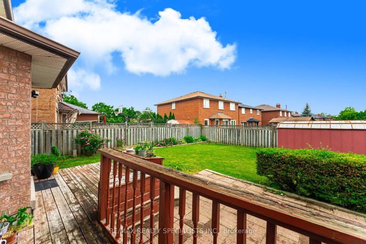 Photo 44 at 5274 Huntingfield Drive, Hurontario, Mississauga