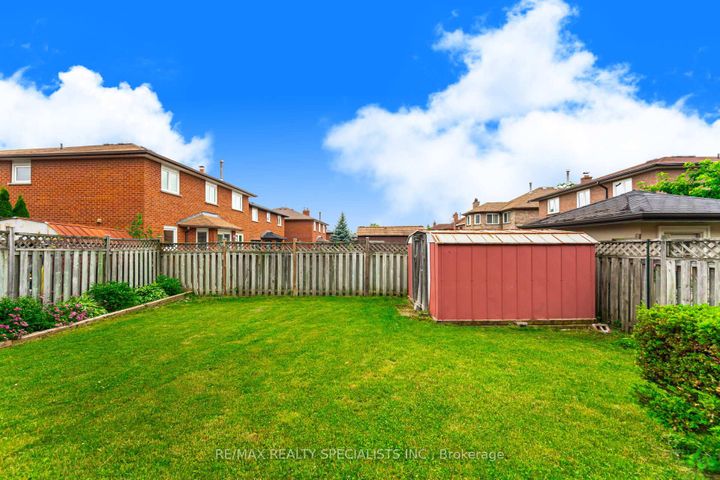 Photo 47 at 5274 Huntingfield Drive, Hurontario, Mississauga