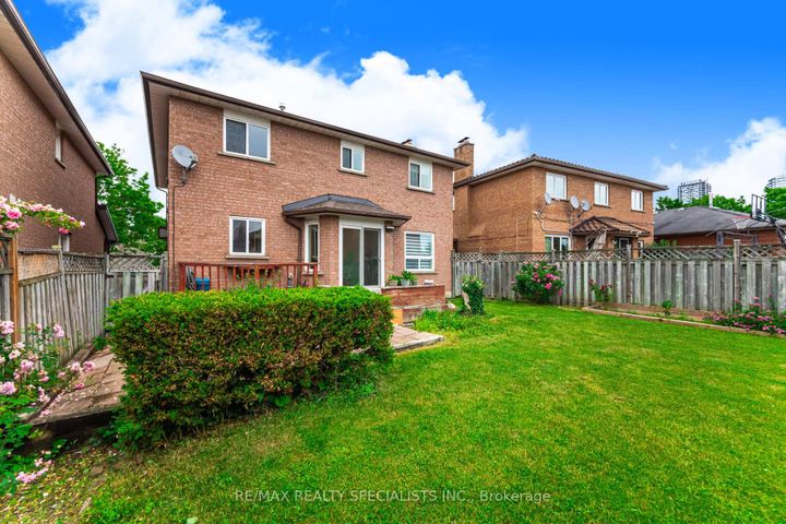 Photo 48 at 5274 Huntingfield Drive, Hurontario, Mississauga