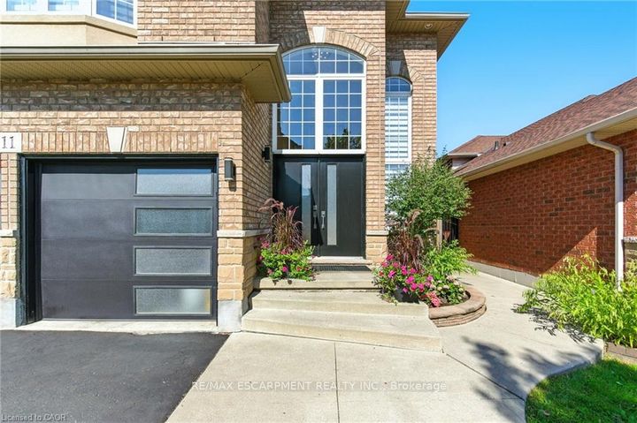 Photo 1 at 11 Silverspring Crescent, Rural Glanbrook, Hamilton