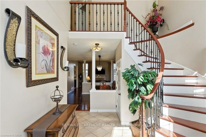 Photo 4 at 11 Silverspring Crescent, Rural Glanbrook, Hamilton