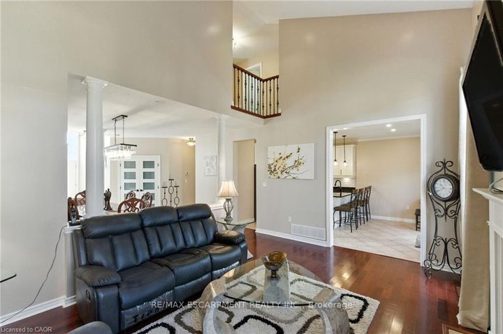 Photo 5 at 11 Silverspring Crescent, Rural Glanbrook, Hamilton