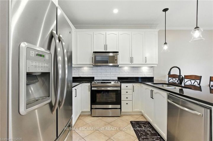 Photo 13 at 11 Silverspring Crescent, Rural Glanbrook, Hamilton