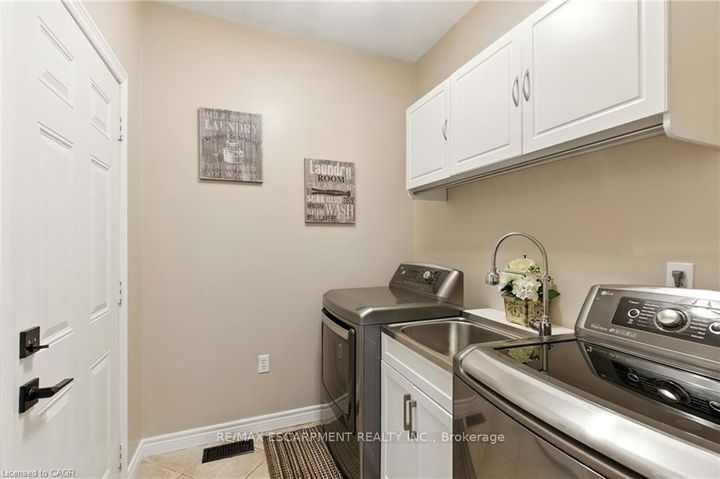 Photo 20 at 11 Silverspring Crescent, Rural Glanbrook, Hamilton