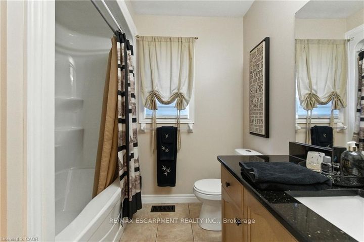 Photo 32 at 11 Silverspring Crescent, Rural Glanbrook, Hamilton