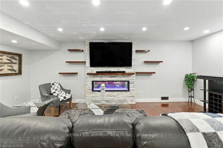 Photo 33 at 11 Silverspring Crescent, Rural Glanbrook, Hamilton