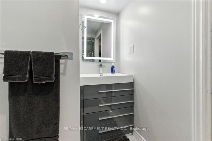 Photo 38 at 11 Silverspring Crescent, Rural Glanbrook, Hamilton