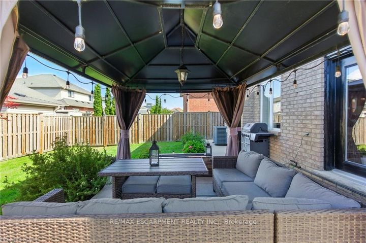 Photo 43 at 11 Silverspring Crescent, Rural Glanbrook, Hamilton