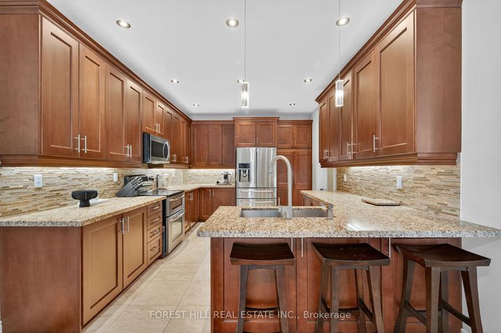 Photo 11 at 271 Autumn Hill Boulevard, Patterson, Vaughan
